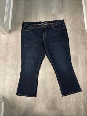 Universal Thread Dark Indigo Cropped Women’s Jeans Like New